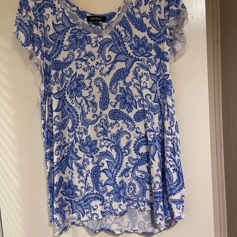 Ellen Tracy Blue and White Floral 2 xl pajamas.top and bottoms.